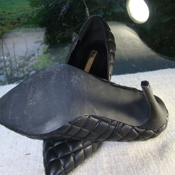 Liliana black vegan leather quilted stiletto high heels, size 8 - Picture 4 of 7